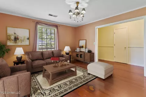 Living - 1383 Riverwood Dr, Jackson, MS 39211 photo 1 of 2