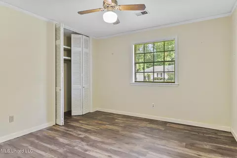 Bedroom - 1383 Riverwood Dr, Jackson, MS 39211 photo 1 of 4
