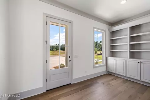 Entry Way - 112 Springs Xing, Madison, MS 39110 photo 1 of 3