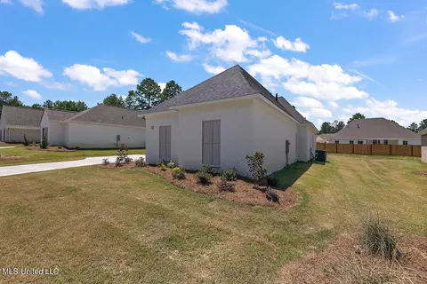 Exterior - 112 Springs Xing, Madison, MS 39110 photo 7 of 8