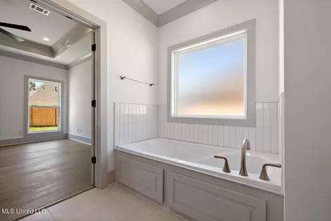 Entry Way - 112 Springs Xing, Madison, MS 39110 photo 2 of 3