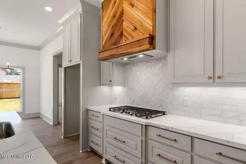 Kitchen - 112 Springs Xing, Madison, MS 39110 photo 5 of 6