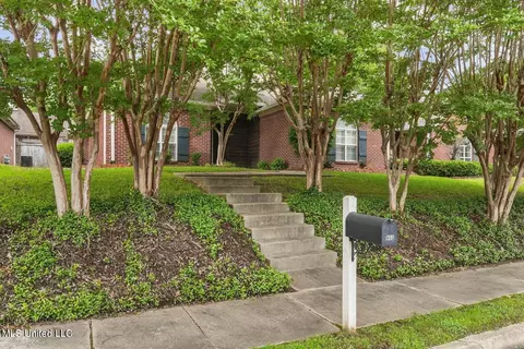 602 Camden Park Dr, Ridgeland, MS 39157