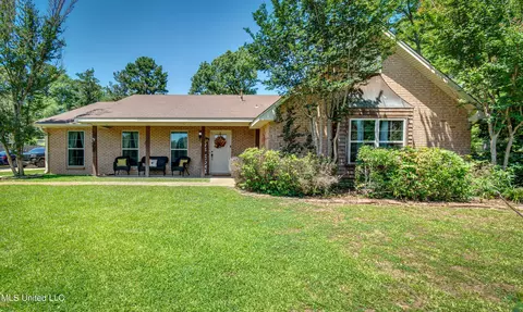 330 Mcclendon Dr, Raymond, MS 39154