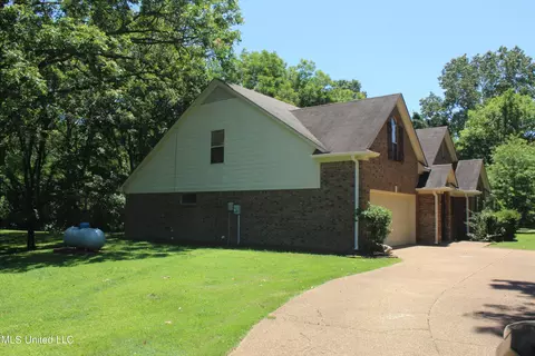 2792 Tulane Rd, Nesbit, MS 38651 photo 4