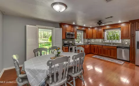 Dining - 245 Coon Hunters Rd, Brandon, MS 39042 photo 1 of 1