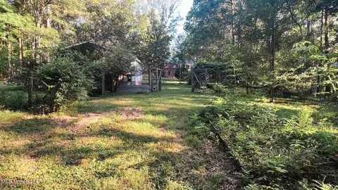 Exterior - 245 Coon Hunters Rd, Brandon, MS 39042 photo 19 of 23