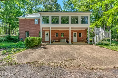 Exterior - 245 Coon Hunters Rd, Brandon, MS 39042 photo 5 of 23