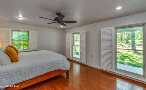 Bedroom - 245 Coon Hunters Rd, Brandon, MS 39042 photo 2 of 6