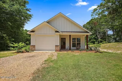 1492 Dry Creek Rd, Magee, MS 39111