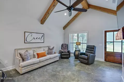 Living - 1492 Dry Creek Rd, Magee, MS 39111 photo 1 of 2