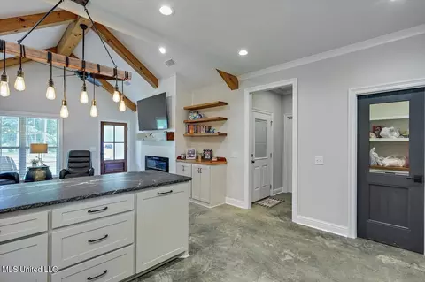 Entry Way - 1492 Dry Creek Rd, Magee, MS 39111 photo 3 of 4