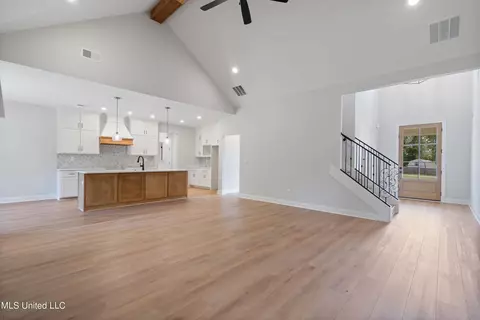 Living - 14218 Hidden Loop, Byhalia, MS 38611 photo 4 of 4