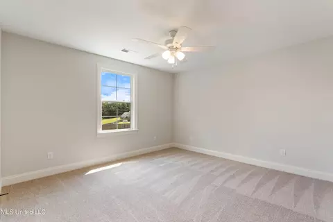 Bedroom - 14218 Hidden Loop, Byhalia, MS 38611 photo 4 of 8