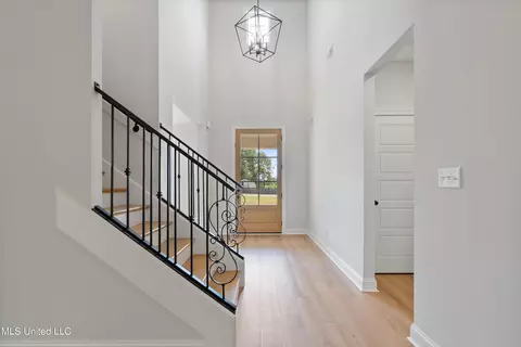 Entry Way - 14218 Hidden Loop, Byhalia, MS 38611 photo 2 of 4