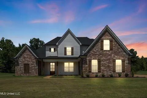 Exterior - 14218 Hidden Loop, Byhalia, MS 38611 photo 3 of 9