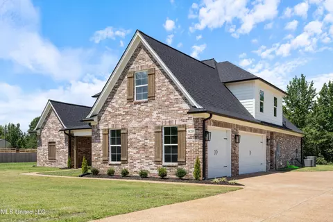 Exterior - 14218 Hidden Loop, Byhalia, MS 38611 photo 5 of 9