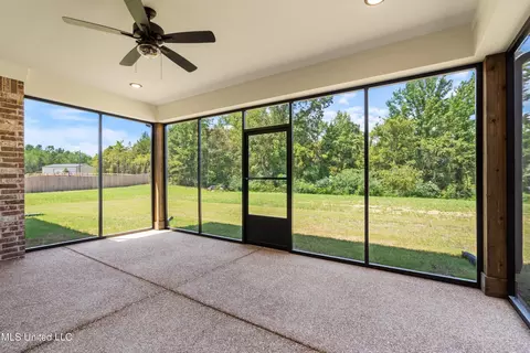 Exterior - 14218 Hidden Loop, Byhalia, MS 38611 photo 6 of 9
