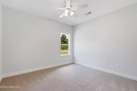 Bedroom - 14218 Hidden Loop, Byhalia, MS 38611 photo 2 of 8
