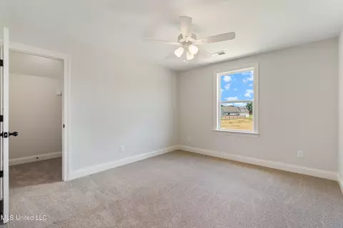 Bedroom - 14218 Hidden Loop, Byhalia, MS 38611 photo 6 of 8