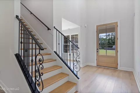 Entry Way - 14218 Hidden Loop, Byhalia, MS 38611 photo 3 of 4