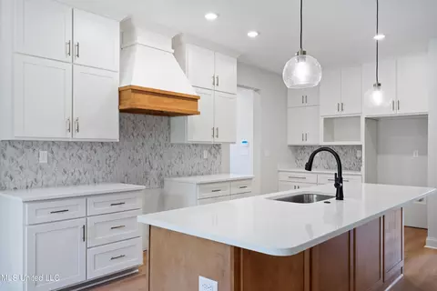 Kitchen - 14218 Hidden Loop, Byhalia, MS 38611 photo 1 of 3