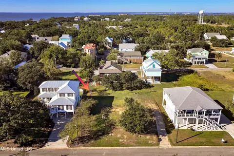 113 Barkley Dr, Pass Christian, MS 39571