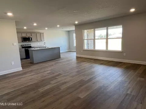 Living - 205 Mill Ct, Lucedale, MS 39452 photo 2 of 2