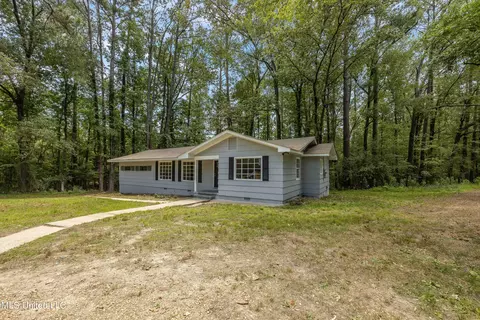 Exterior - 113 Lakeshore Rd, Jackson, MS 39212 photo 2 of 2