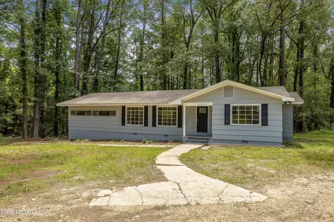 113 Lakeshore Rd, Jackson, MS 39212