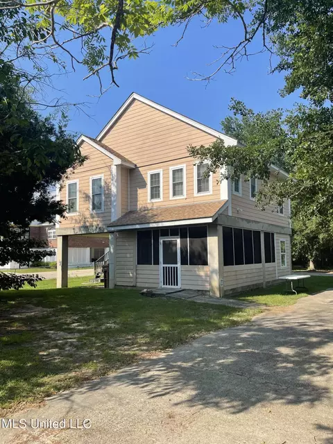 344 Henderson Ave, Pass Christian, MS 39571