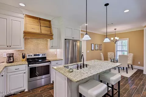 Kitchen - 136 Jims Rd, Lena, MS 39094 photo 2 of 3