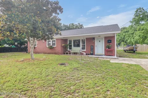 1761 Ridgeway Dr, Biloxi, MS 39531