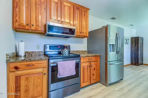 Kitchen - 10552 Hunt Rd, Vancleave, MS 39565 photo 1 of 3