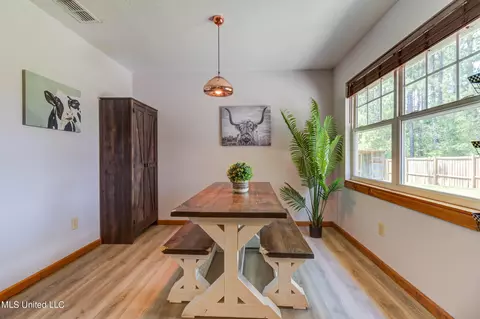 Dining - 10552 Hunt Rd, Vancleave, MS 39565 photo 1 of 2