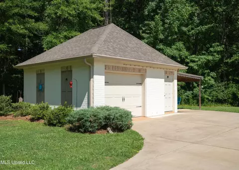 Exterior - 237 Allenwood Dr, Canton, MS 39046 photo 4 of 18
