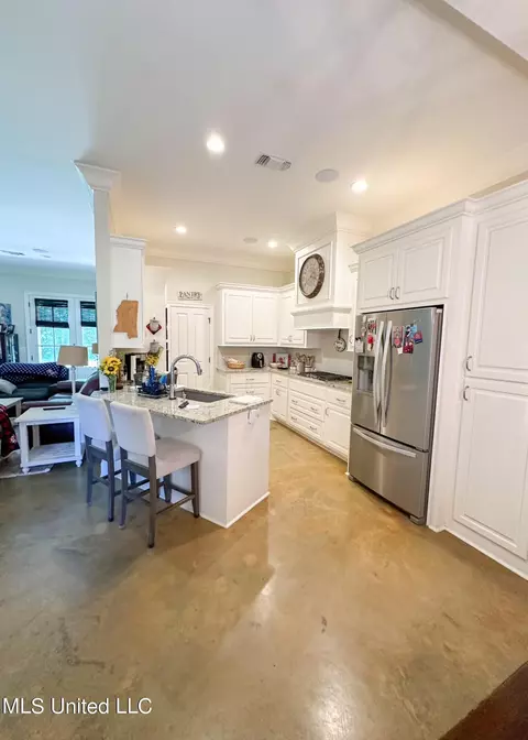Kitchen - 237 Allenwood Dr, Canton, MS 39046 photo 1 of 2