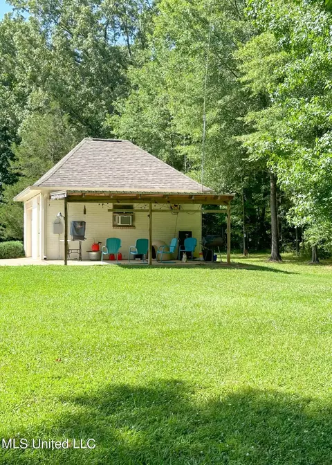 Exterior - 237 Allenwood Dr, Canton, MS 39046 photo 6 of 18