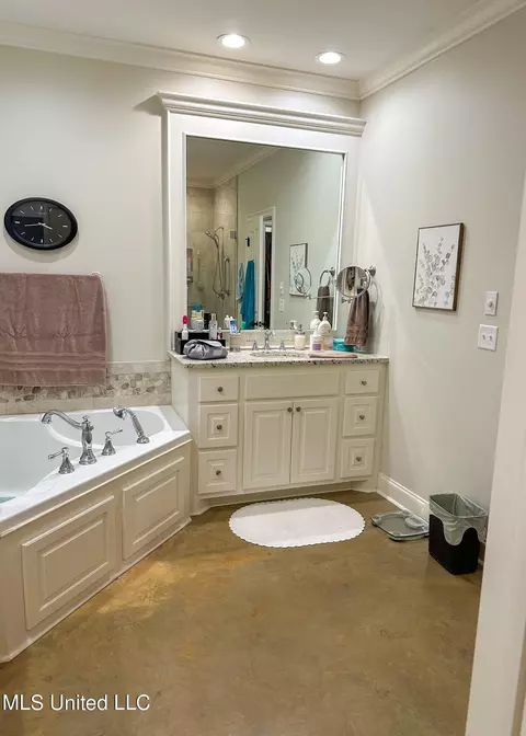 Bath - 237 Allenwood Dr, Canton, MS 39046 photo 2 of 2