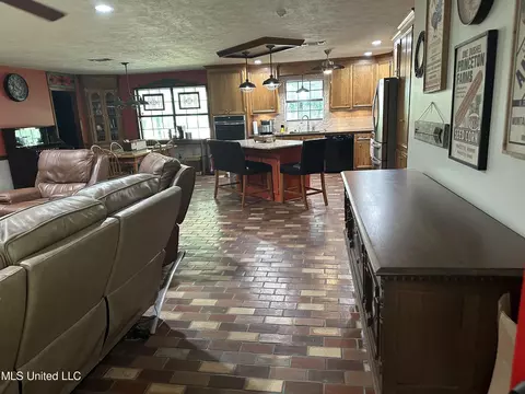 Entry Way - 5169 Terry Rd, Jackson, MS 39212 photo 1 of 3