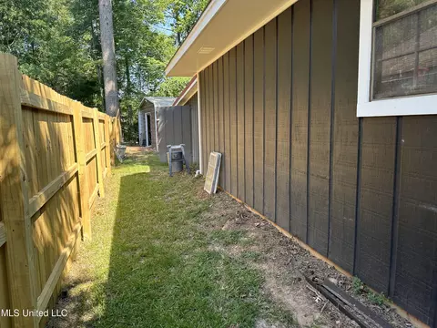 Exterior - 5169 Terry Rd, Jackson, MS 39212 photo 6 of 10