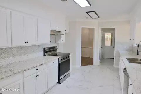 206 Redbud Trl, Brandon, MS 39047 photo 5