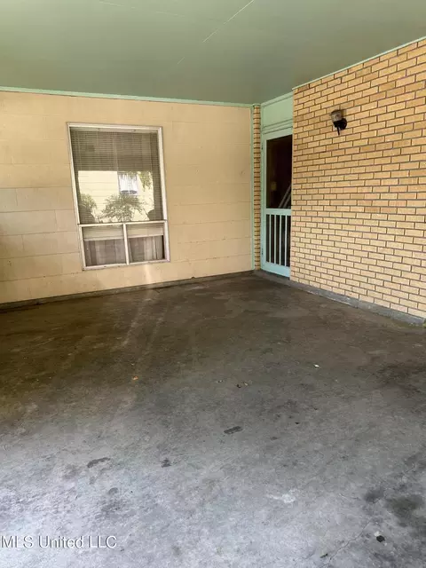 Exterior - 277 Sun Dr, Jackson, MS 39211 photo 1 of 3