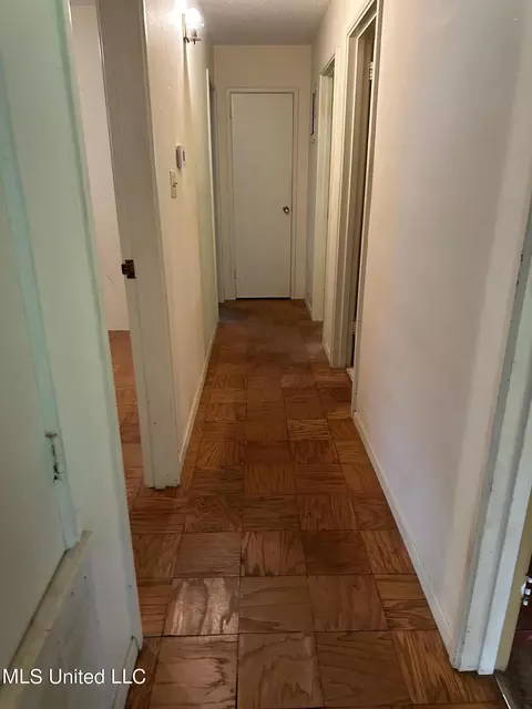 Entry Way - 277 Sun Dr, Jackson, MS 39211 photo 1 of 1