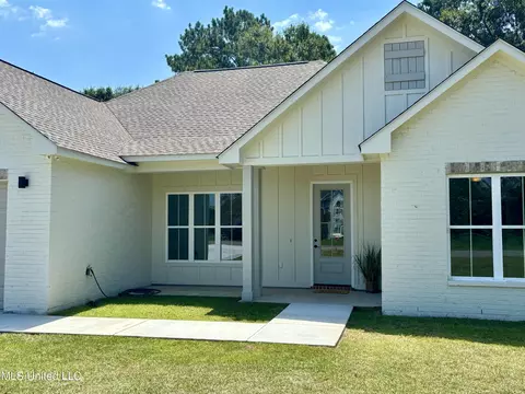 115 Knoll Creek Dr, Carriere, MS 39426