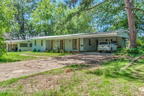 3965 Berkley Dr, Jackson, MS 39211 photo 2