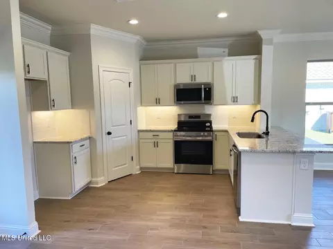 7 Bear Point Way, Long Beach, MS 39560 photo 2