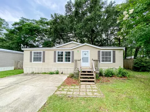 10752 Linohau Way, Diamondhead, MS 39525
