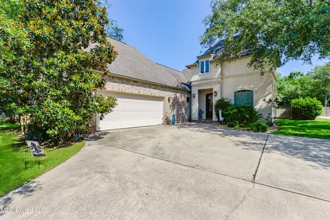 7338 Camellia Ct, Pass Christian, MS 39571