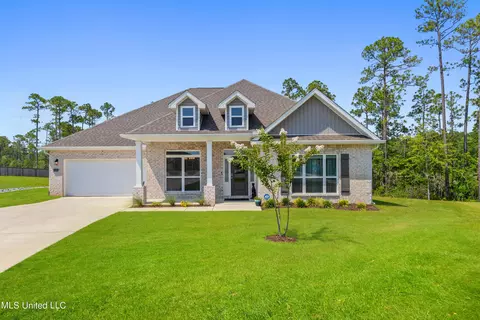11454 Leann Ct, Ocean Springs, MS 39564